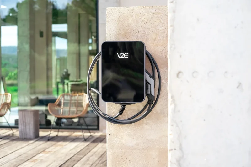 V2C Trydan elektromobilio įkrovimo stotelė prie namo